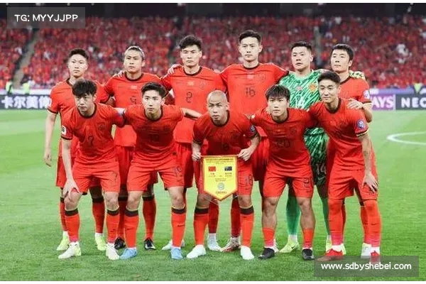 浙媒直击:大莲花变红色海洋 国足助威服铺满七万座位 浙媒直击:大莲花变红色海洋 国足助威服铺满七万座位